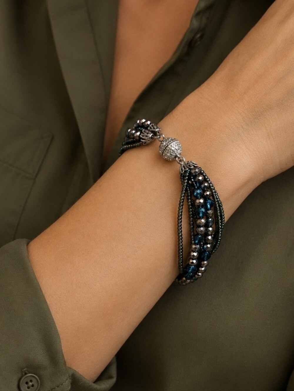 9 Strand Montana Blue Grey Bead Beaded Magnetic Clear Rhinestone Clasp Bracelet